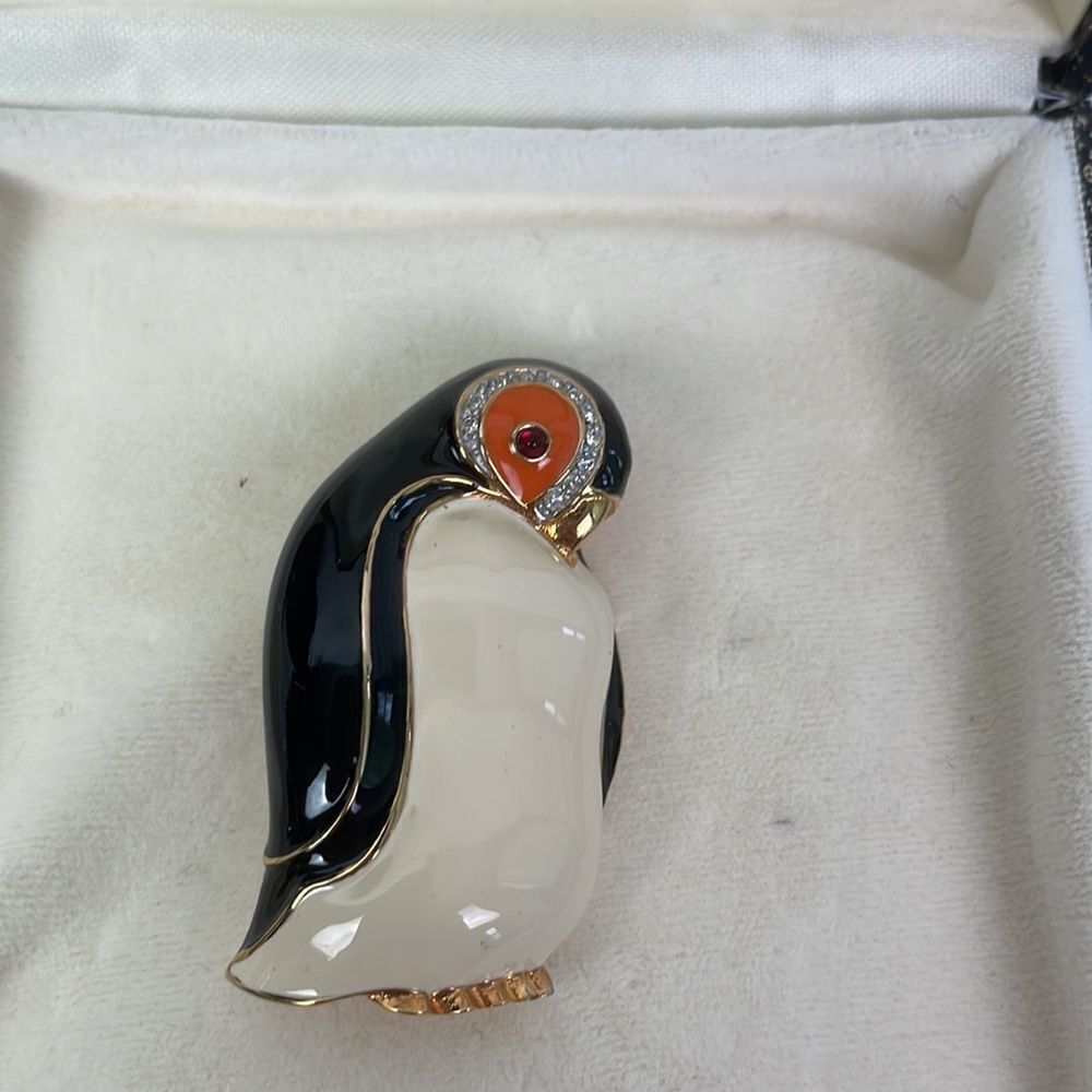 Judith Leiber Penguin Enamel In Box Pin - Picture 2 of 5